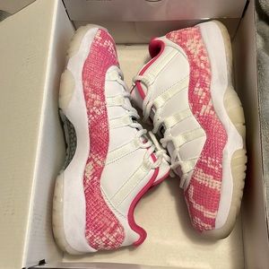 Retro 11s low… pink snakeskin